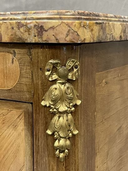 Pair of bookcases in rosewood and satinwood,...