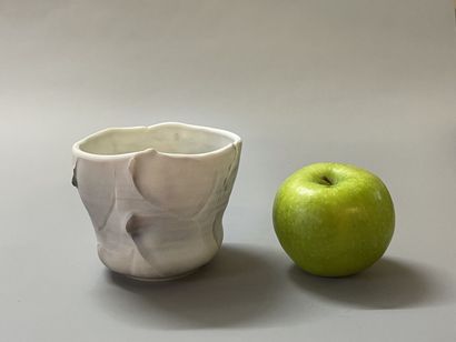 Wayne FISCHER (né en 1953). 
Coupe en céramique...
