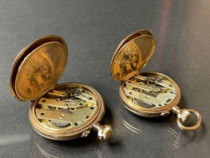 Two gold collar watches, one without a clasp.
D:...