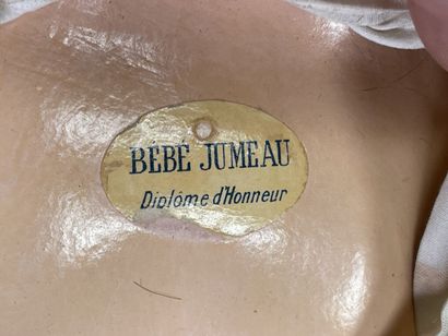Bébé JUMEAU, 
Poupée tête porcelaine, bouche...