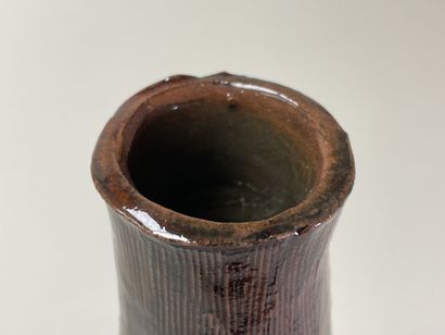 Juliette DEREL (1918-2007) - 
Vase bouteille...