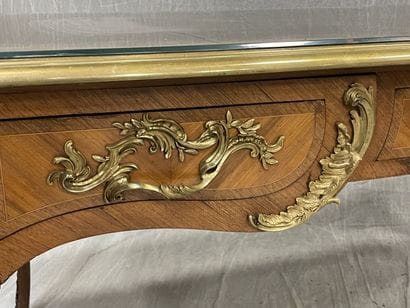 Flat desk in frieze of satin and rosewood,...