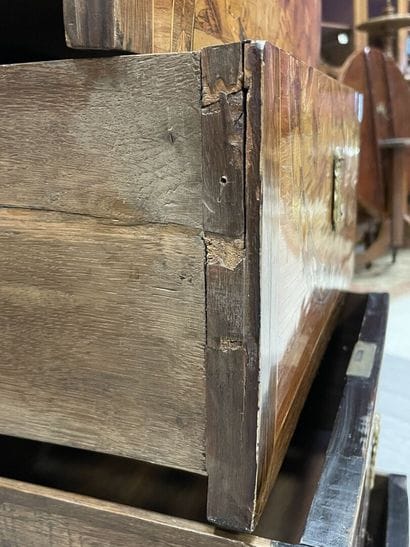 Semainier inlaid with flowers and cubes in...