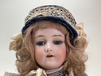 Jolie poupée allemande tête porcelaine, marquée...