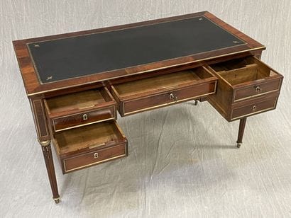 Flat desk in mahogany and mahogany veneer,...