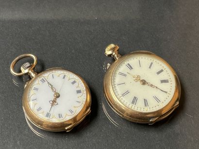 Two gold collar watches, one without a clasp.
D:...