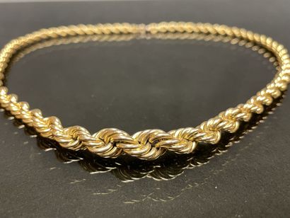 Collier en or maille torsadée en chute.
Or...
