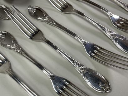 Ménagère à entrement en argent, par Hénin...