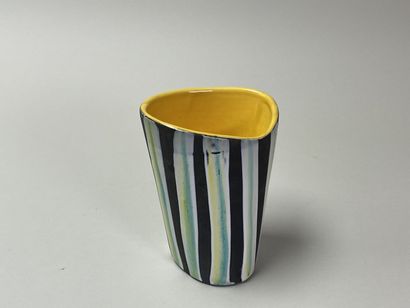 Roger CAPRON (1922-2006) - Vase pincé à rayures...