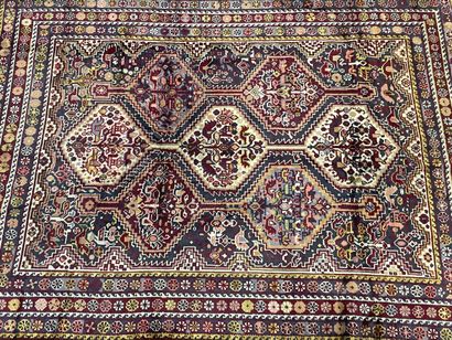 Tapis en laine
300 x 190 cm. 
