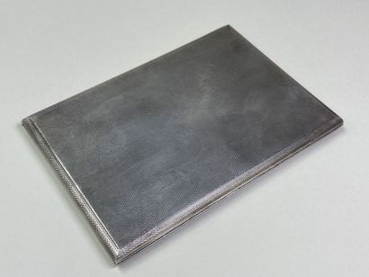 Asprey London - Etui en argent anglais.
Poids:...