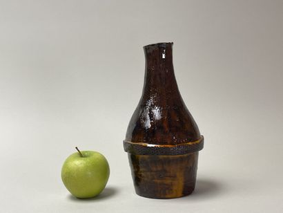 Juliette DEREL (1918-2007) - 
Vase bouteille...