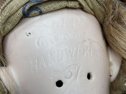 Jolie poupée allemande tête porcelaine, marquée...