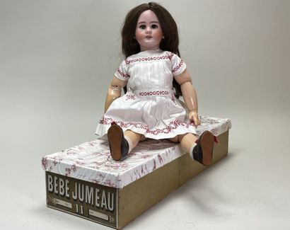 Bébé JUMEAU, 
Poupée tête porcelaine, bouche...