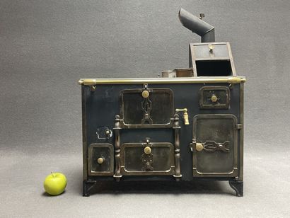 Cuisinière de poupée complète avec sa batterie...