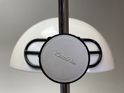 GUZZINI 
Lampe en plastique et métal. 
H....