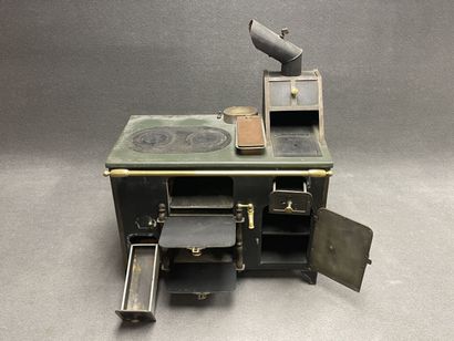 Cuisinière de poupée complète avec sa batterie...