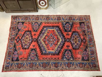 Grand tapis turque en laine
320 x 210 cm....