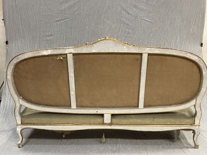 Sofa in wood carved with acanthus, lacquered...