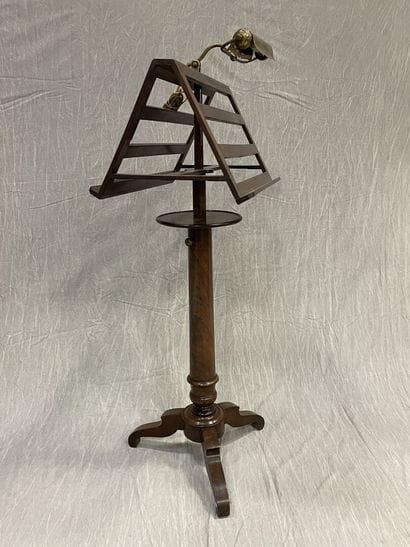 Double lectern in mahogany and mahogany veneer,...