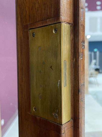 Meuble de métier, en deux parties, haut vitré,...