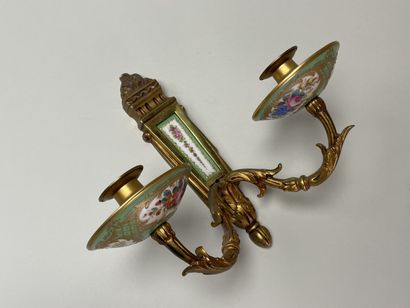 Suite de quatre appliques en bronze doré...