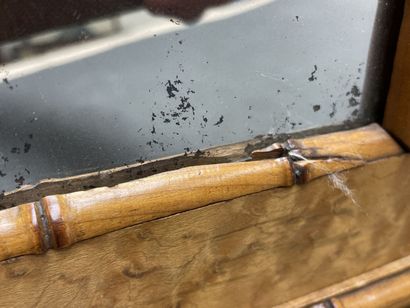 Mobilier de poupée en placage de sycomore...