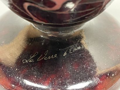 Le Verre Français
Vase sur piedouche à deux...