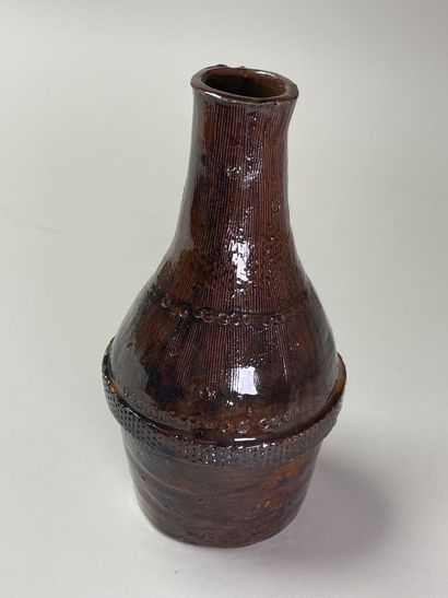 Juliette DEREL (1918-2007) - 
Vase bouteille...
