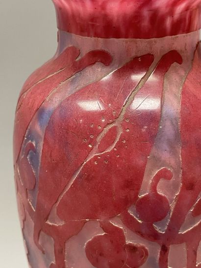 Le Verre Français
Grand vase sur piedouche...
