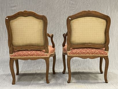Two armchairs in carved walnut
Stamped Jean...