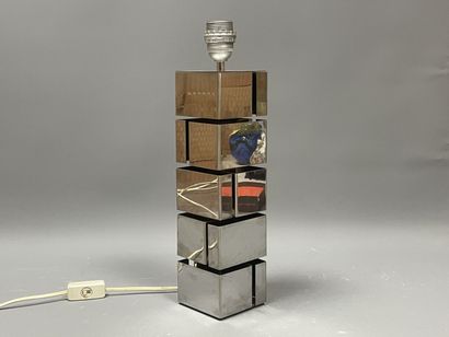 Lampe en feuille d'aluminium brossée.
Années...