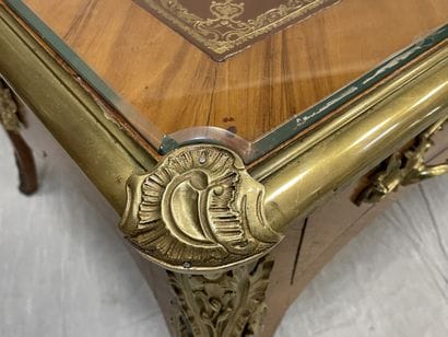 Flat desk in frieze of satin and rosewood,...
