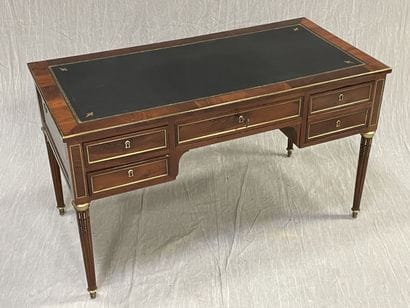 Flat desk in mahogany and mahogany veneer,...