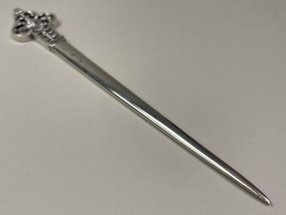 Hâtelet, ou pique à brochette en argent à...
