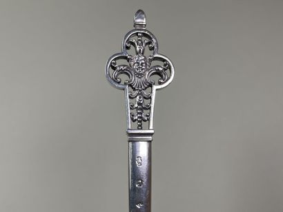 Hâtelet, ou pique à brochette en argent à...