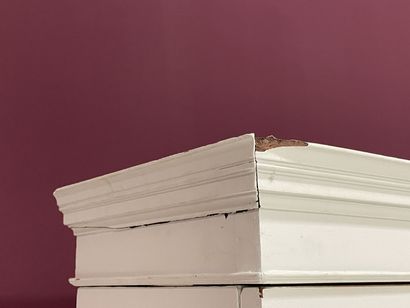 Meuble de métier, en deux parties, haut vitré,...