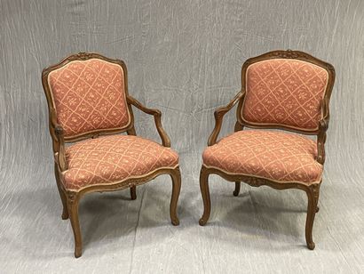 Two armchairs in carved walnut
Stamped Jean...