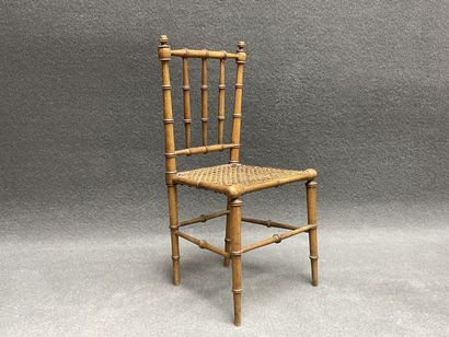 Mobilier de poupée en placage de sycomore...