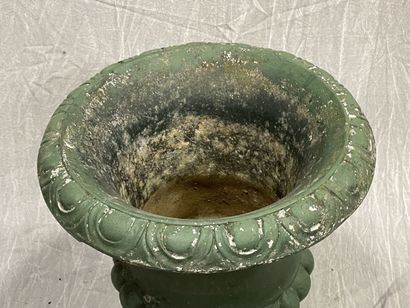Suite of six Medici vases in cast aluminum
H:...