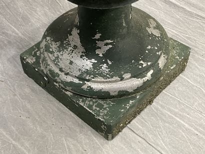 Suite of six Medici vases in cast aluminum
H:...