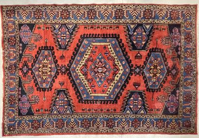 Grand tapis turque en laine
320 x 210 cm....