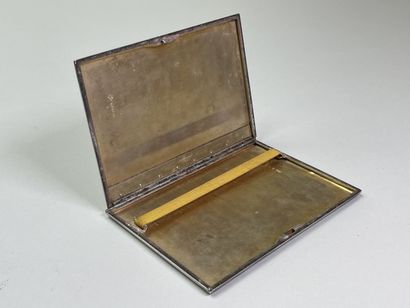 Asprey London - Etui en argent anglais.
Poids:...