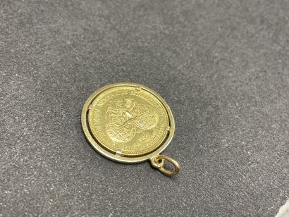 Médaille en or 900%°, Pétain 1958 montée...