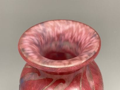 Le Verre Français
Grand vase sur piedouche...