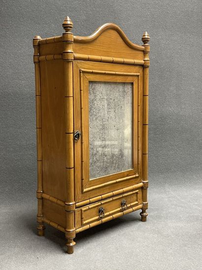 Mobilier de poupée en placage de sycomoreet...