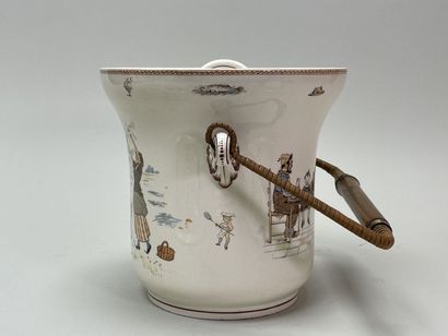 Table de toilette de poupée en pitchpin avec...