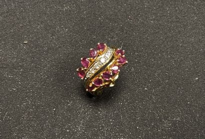 Bague en or 750°/00 serti d'améthystes et...