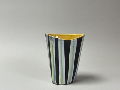 Roger CAPRON (1922-2006) - Vase pincé à rayures...