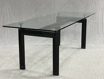 LE CORBUSIER - édition CASSINA .
Table modèle...